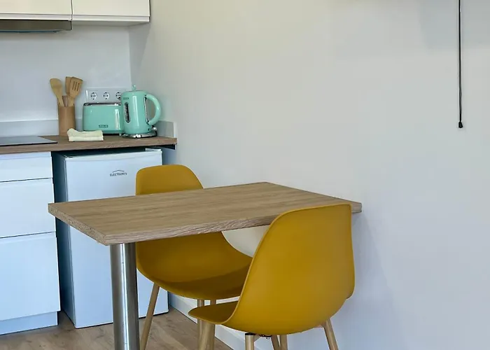 Apartment Feeling Like